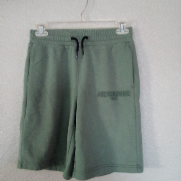 Abercrombie Green Shorts - Picture 1 of 3